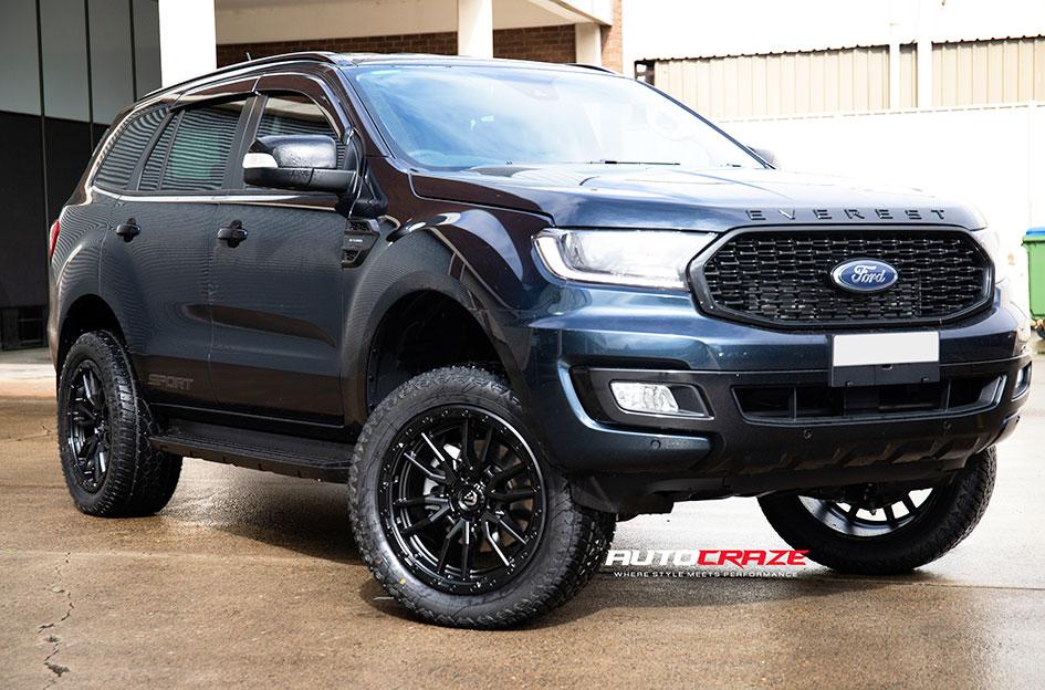 FORD EVEREST CLASH GLOSS BLACK